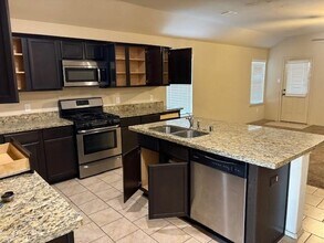 21122 Kirkland Woods Dr in Houston, TX - Building Photo - Building Photo