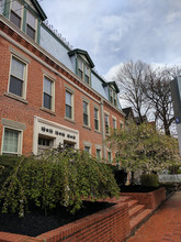 5429 Howe St, Unit 1 in Pittsburgh, PA - Foto de edificio - Building Photo