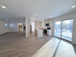 55 Captain Marsh Dr in Mandan, ND - Building Photo - Building Photo