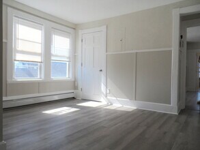 17 Sewall St, Unit 3 in Somerville, MA - Building Photo - Building Photo