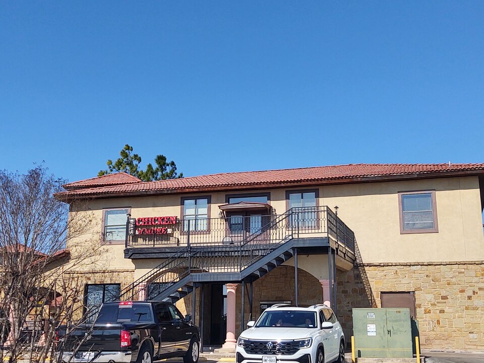 2550 Hunter Rd in San Marcos, TX - Foto de edificio