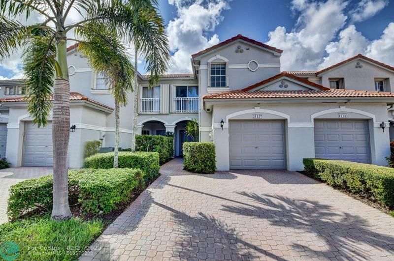 21127 Vía Eden in Boca Raton, FL - Building Photo