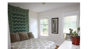 11 Mansfield St, Unit 2 in Boston, MA - Building Photo