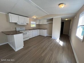 1133 Pickett Rd in Jacksonville, NC - Building Photo - Building Photo