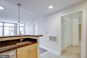 3600 S Glebe Rd in Arlington, VA - Building Photo - Building Photo