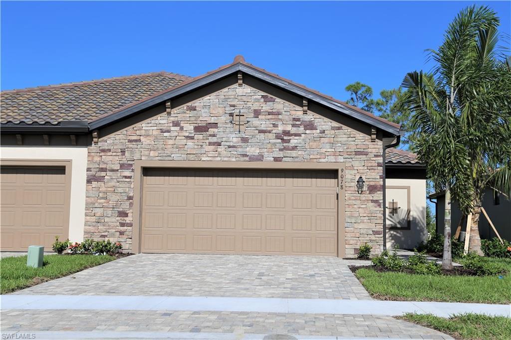9078 Woodhurst Dr in Naples, FL - Building Photo