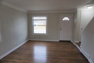 340 Parkview Dr in Plymouth, MI - Building Photo - Building Photo