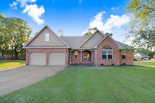 property at 212 Carlyle Cir