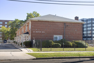 30 Hilton Ave in Hempstead, NY - Building Photo - Building Photo