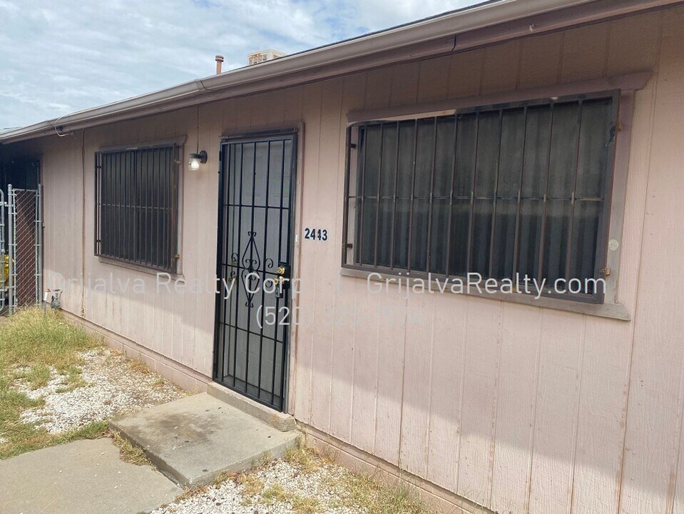 2439 N Fontana Ave in Tucson, AZ - Building Photo