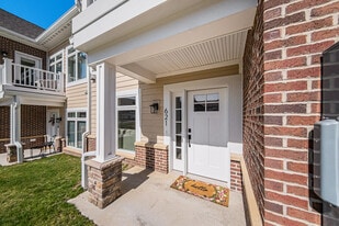 621 Woodland Dr in Dexter, MI - Building Photo