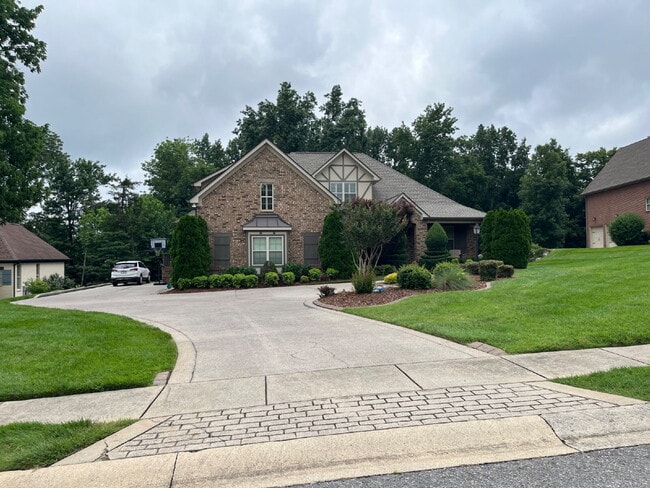 property at 1682 Sunset Park Dr
