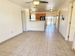 323 Palmetto Rd W in Nokomis, FL - Foto de edificio - Building Photo