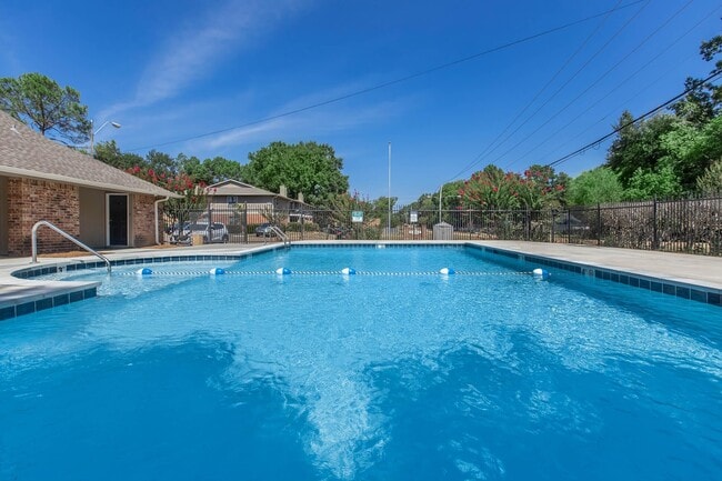 Orchard Landing Apartments in Ridgeland, MS - Foto de edificio - Building Photo