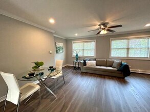 184 Hallock Rd in Lake Grove, NY - Building Photo - Building Photo