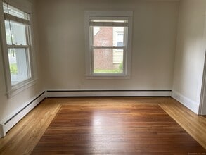 218 Berlin Ave in Southington, CT - Building Photo - Building Photo