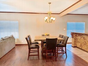 9010 Yale St in Laredo, TX - Building Photo - Building Photo