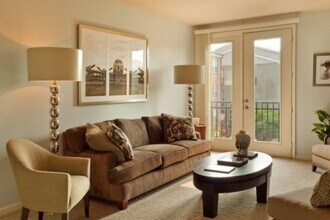 735 Walker Square in Charlottesville, VA - Building Photo - Building Photo