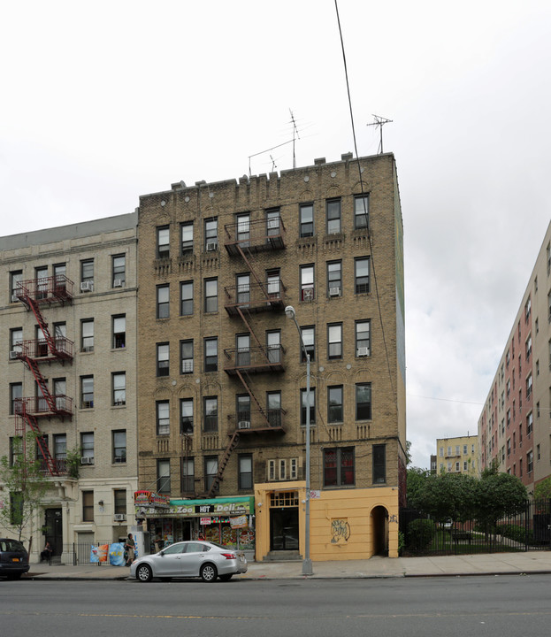 2325 Southern Blvd in Bronx, NY - Building Photo