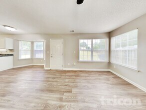 8312 Rhian Brook Ln in Charlotte, NC - Foto de edificio - Building Photo