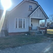 303 E 18th St in Hopkinsville, KY - Building Photo