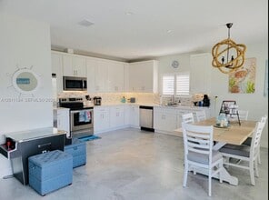 184 Ocean Shores Dr in Key Largo, FL - Building Photo - Building Photo