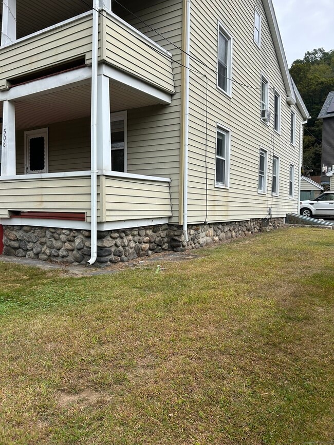508 S Main St in Naugatuck, CT - Building Photo - Building Photo