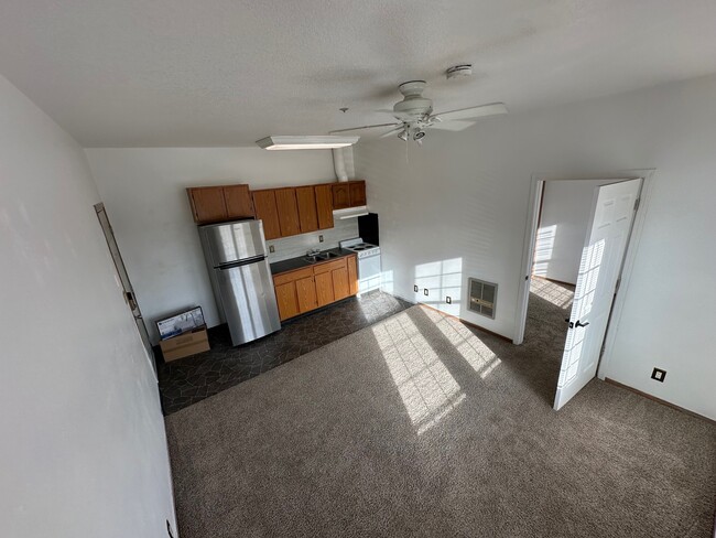 1210 Commerce Ave, Unit Apt. E in Longview, WA - Building Photo - Building Photo