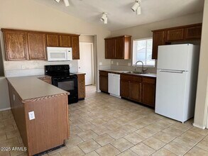 12502 W Charter Oak Rd in El Mirage, AZ - Foto de edificio - Building Photo