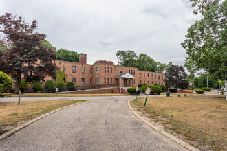 780 American Legion Hwy in Roslindale, MA - Building Photo - Building Photo