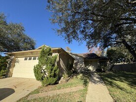 104 Ridgewood Dr in Victoria, TX - Building Photo