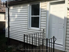 163 Welland Ave in St Catharines, ON - Building Photo - Building Photo