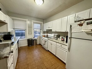 447 Park Dr, Unit B in Boston, MA - Building Photo - Building Photo