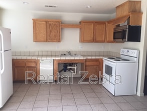 936 W 13th St in Merced, CA - Building Photo - Building Photo