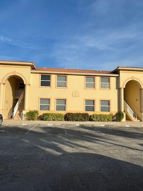 15417 Bellamar Cir in Ft. Myers, FL - Building Photo - Building Photo