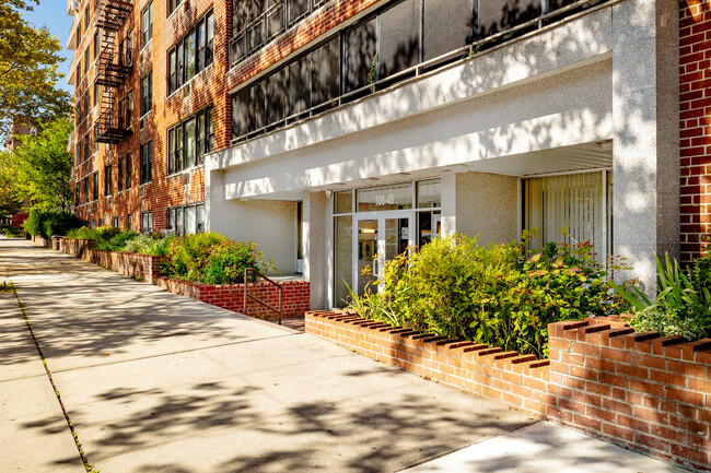 Oakwood in Flushing, NY - Building Photo - Building Photo