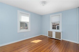 23 Holland St in Newport, RI - Building Photo - Building Photo