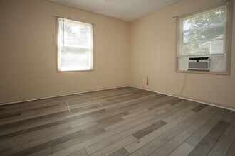 207 Beverly St in Hampton, VA - Building Photo - Building Photo