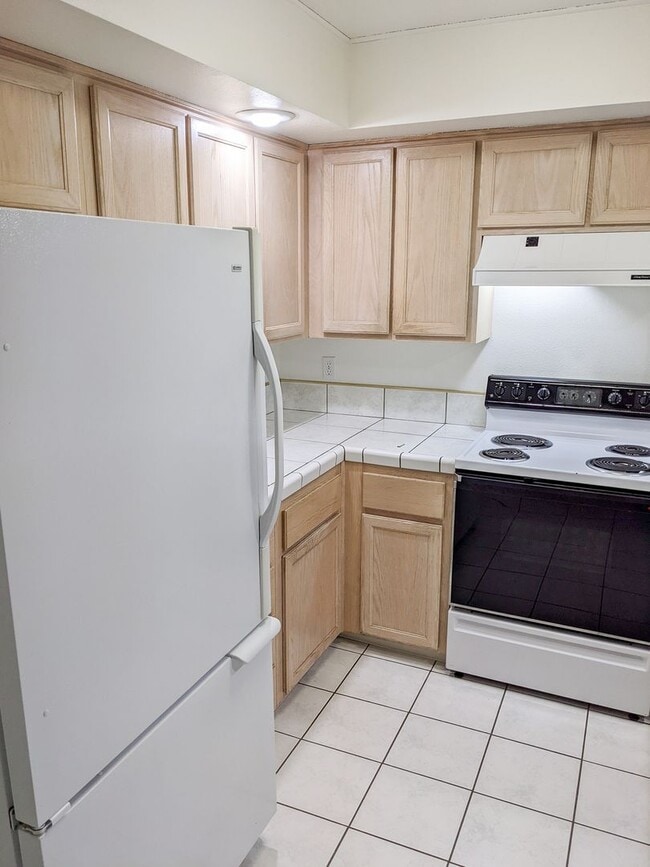 2205 Crestview Dr S in Salem, OR - Building Photo - Building Photo