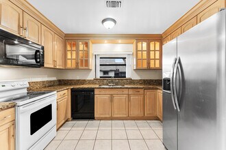 1593 Cabot Ln in Wellington, FL - Building Photo - Building Photo