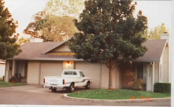 2342-2356 Pamela Ln in Sacramento, CA - Foto de edificio - Building Photo