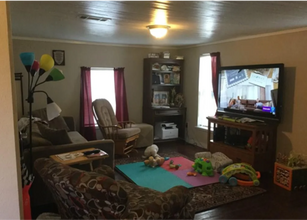 1125 Gravel St in San Marcos, TX - Building Photo - Building Photo