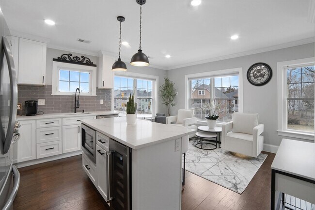 593 Gallivan Blvd in Boston, MA - Building Photo - Building Photo