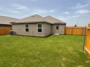 17800 Speculator Ln in Elgin, TX - Building Photo - Building Photo