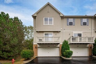 758 Hanbury Dr in Des Plaines, IL - Building Photo