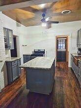 1001 Lindsay St in Gainesville, TX - Building Photo - Building Photo