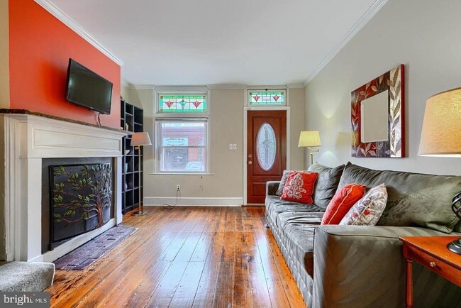 property at 1806 Bank St