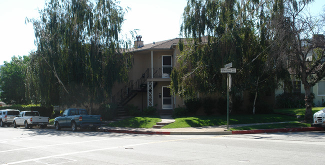 1628 Glencoe Way in Glendale, CA - Building Photo - Building Photo