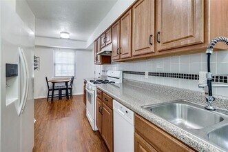 118 Nichols St in Irving, TX - Building Photo - Building Photo