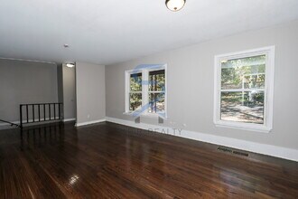 5425 Skyview Dr SW in Atlanta, GA - Building Photo - Building Photo